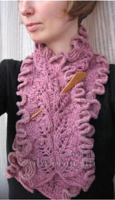 Frilly scarf by Tove 