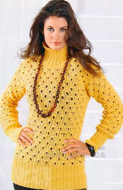 вязаный желтый свитер